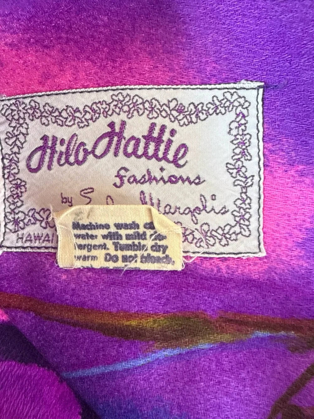 Vintage 1970s Hilo Hattie, purple and pink maxi dress small medium - Picture 3 of 6